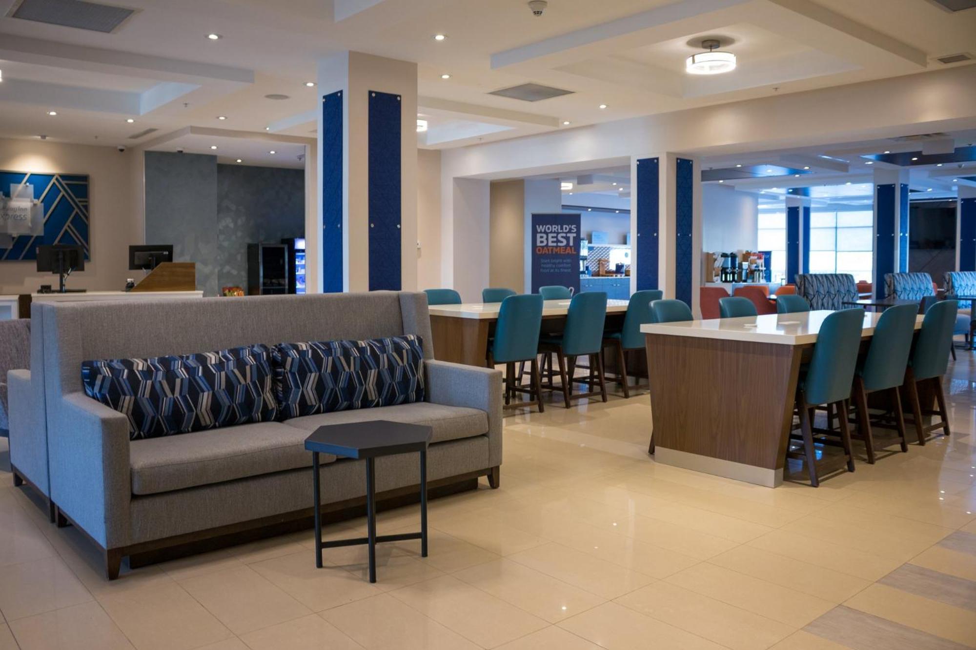 Holiday Inn Express Kingston Central, An Ihg Hotel Εξωτερικό φωτογραφία